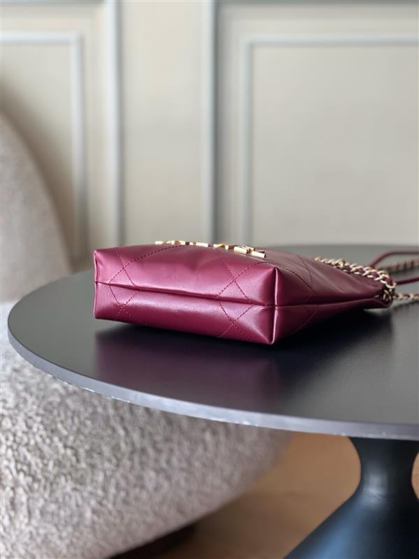 2026127215211620 600